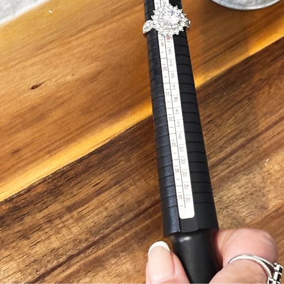 New Ring Sizer Plastic 2ways one stick the other you can try on to size - Picture 5 of 5